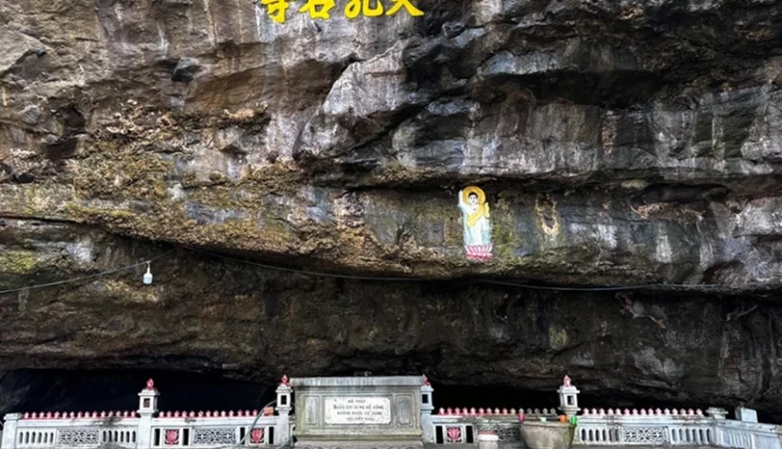 Hang Pagoda in Ly Son
