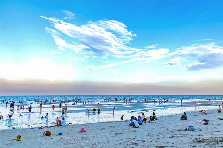 My Khe Beach (Quang Ngai)