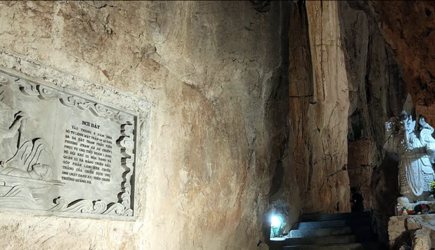 Am Phu Cave