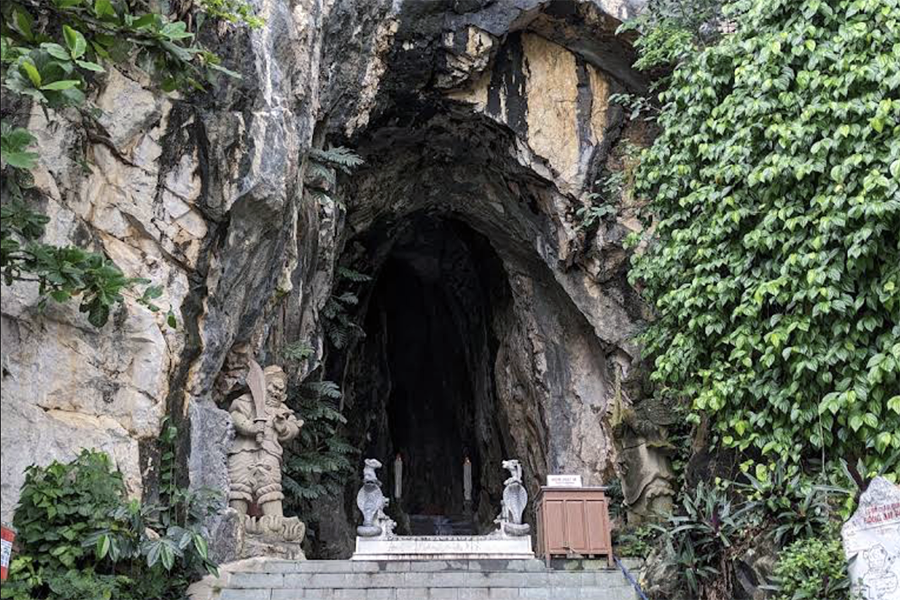 Am Phu Cave
