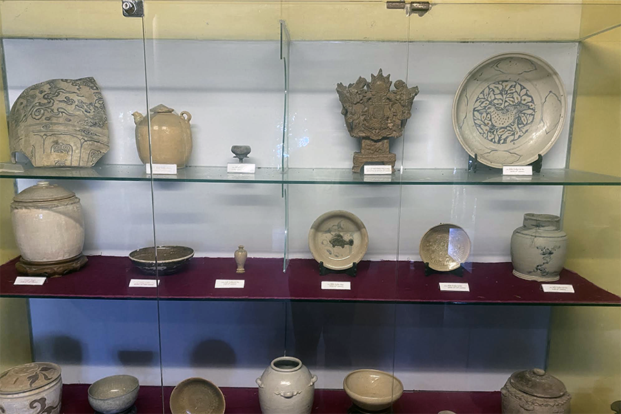 Dong Dinh museum