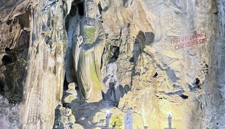 Huyen Khong Cave