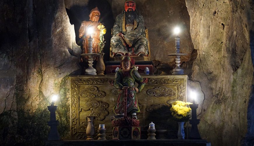 Huyen Khong Cave