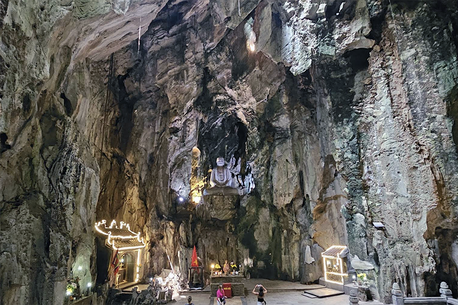 Huyen Khong Cave