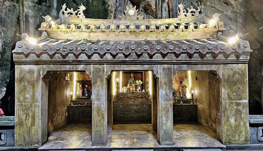 Huyen Khong Cave