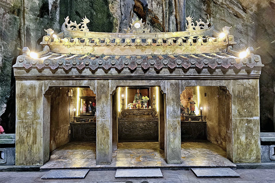 Huyen Khong Cave