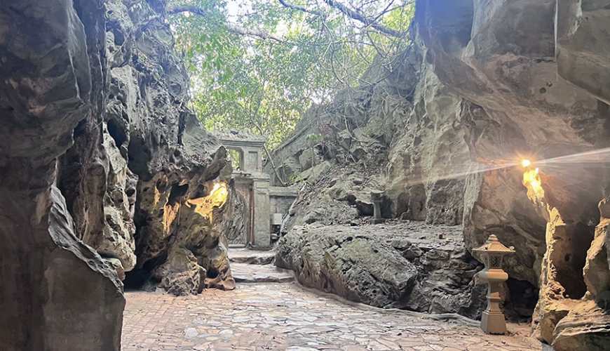 Huyen Khong Cave