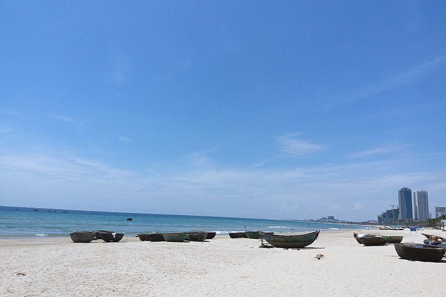 Non Nuoc Beach