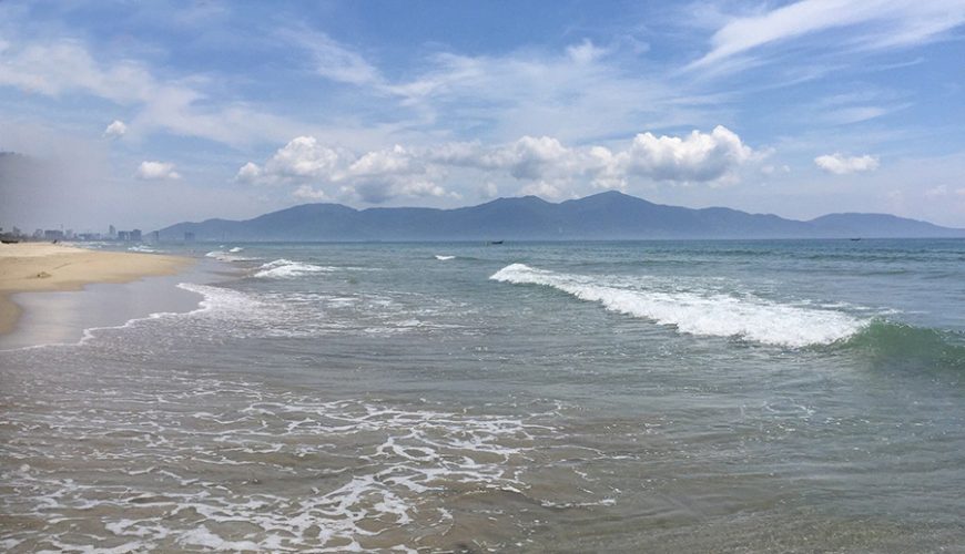 Non Nuoc Beach
