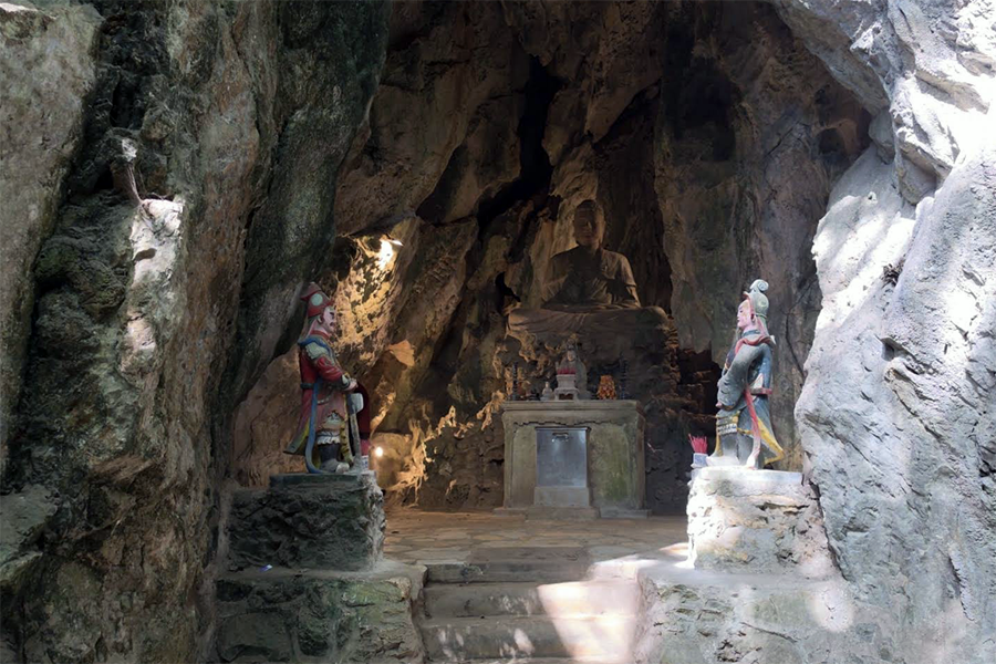 Tang Chon Cave